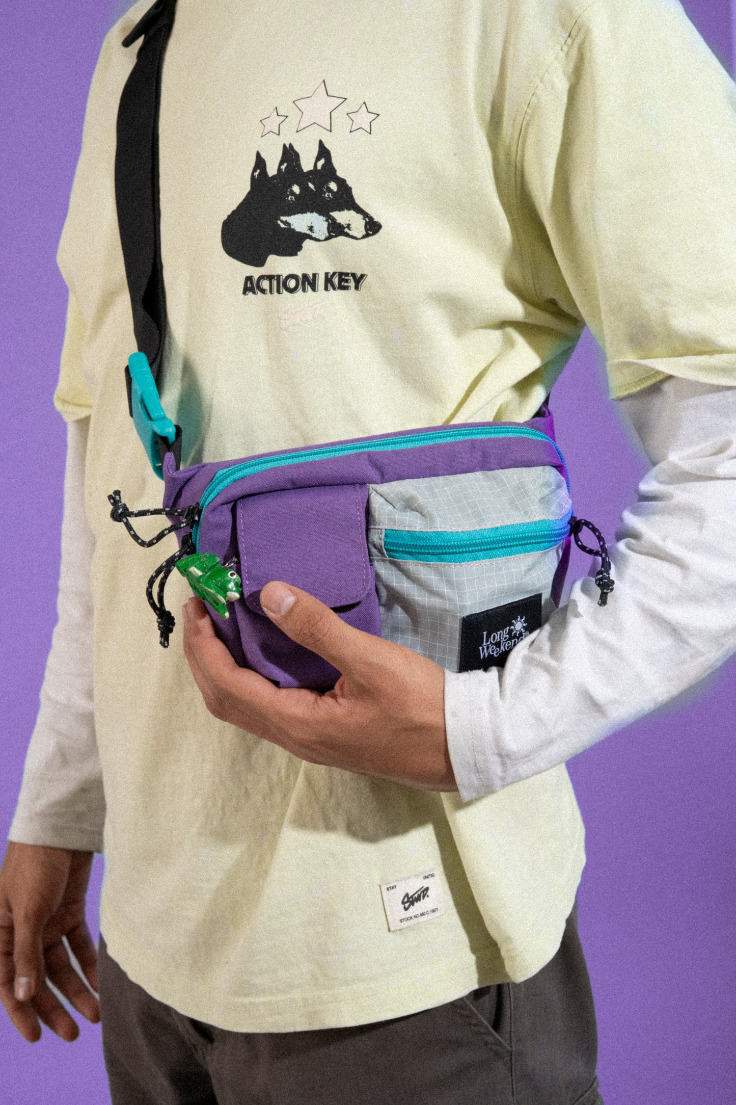 Long Weekend Sling Monterey Cangurera - Morado