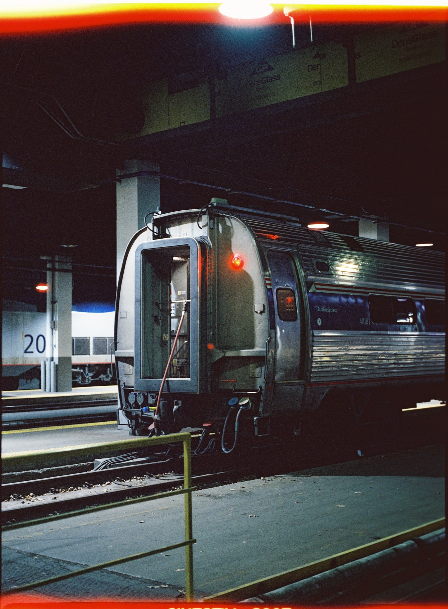 CineStill 800T Pelicula Color C41 Formato Medio 120