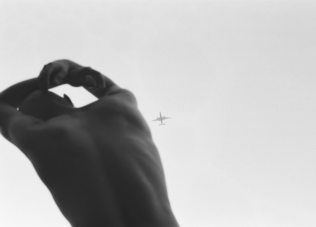 Cazando Aviones - Proyecto Fotográfico por Isabel Cevallos