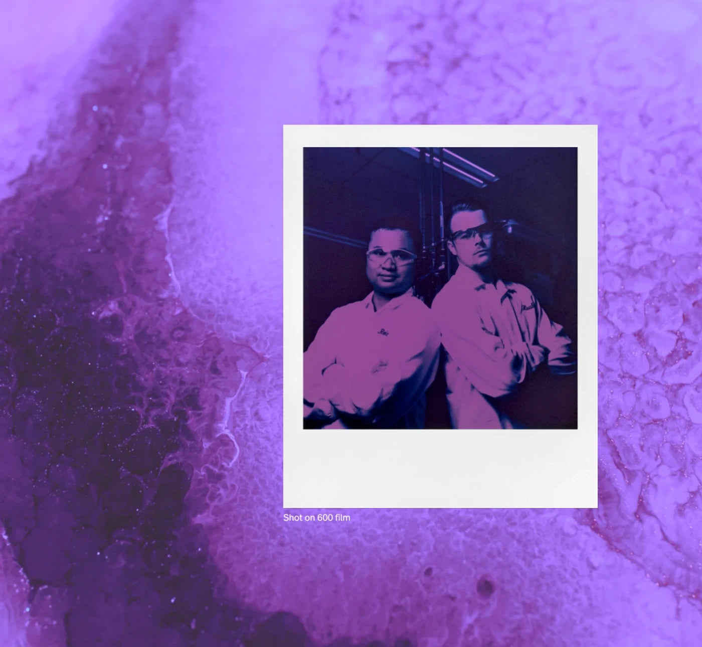 Polaroid Color 600 Reclaimed Series Purple Cartucho con 8 exposiciones