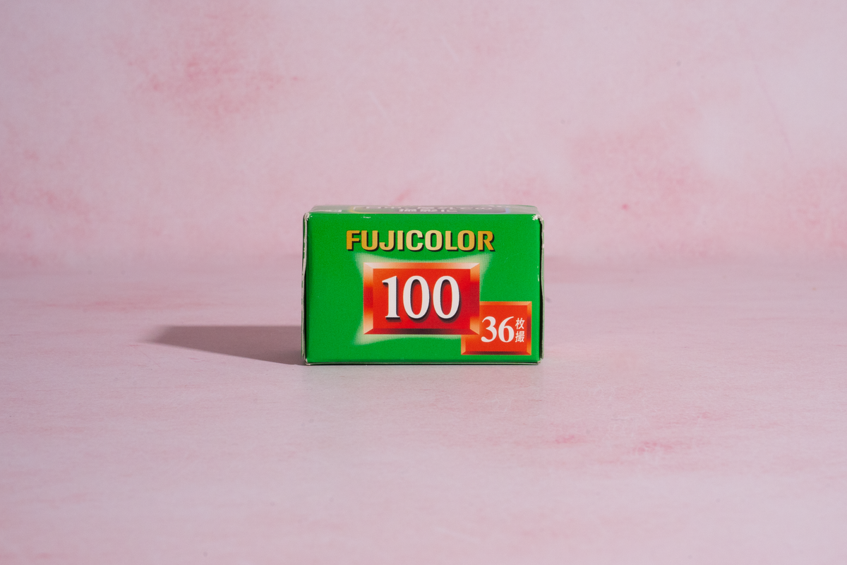 Fujifilm Fuji 100 Edición Japonesa Película Color C41 35mm 36exp