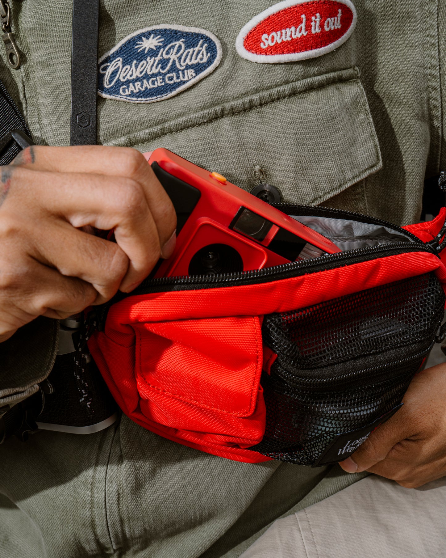 Long Weekend Sling Monterey Cangurera - Chili Red PREVENTA