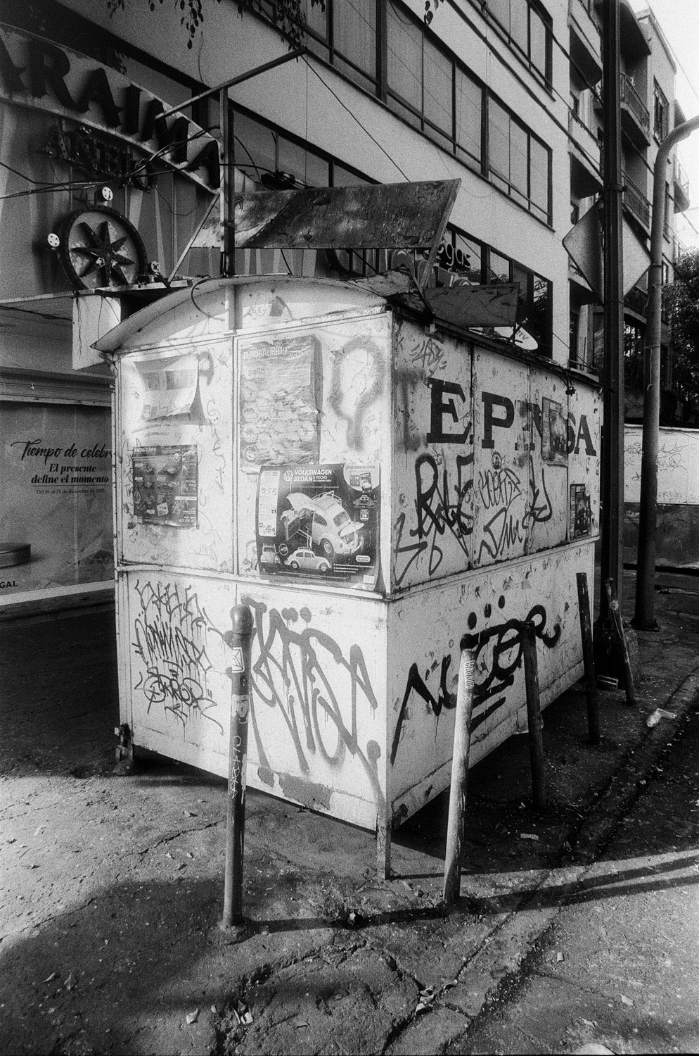 Peces Raros #3 Film Washi F Carga 35mm B/N ISO 100 24exp