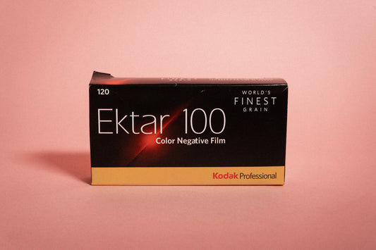 Kodak Ektar 100 Color Película C41 Formato medio 120 es una película de sensibilidad 100 de grano ultra fino ideal para exteriores con naturaleza.